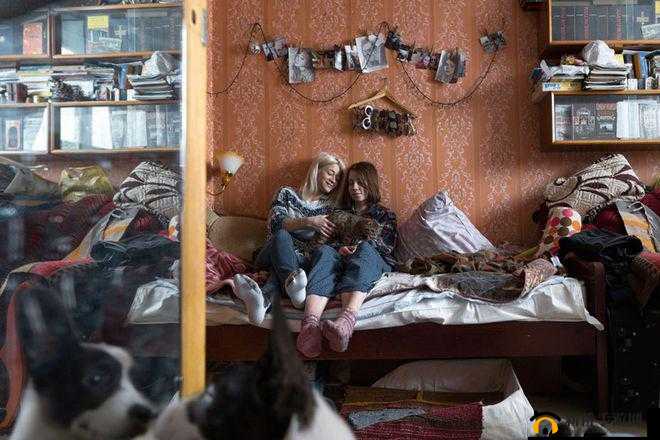 俄罗斯人又更又租俄罗斯双：关于他们的故事