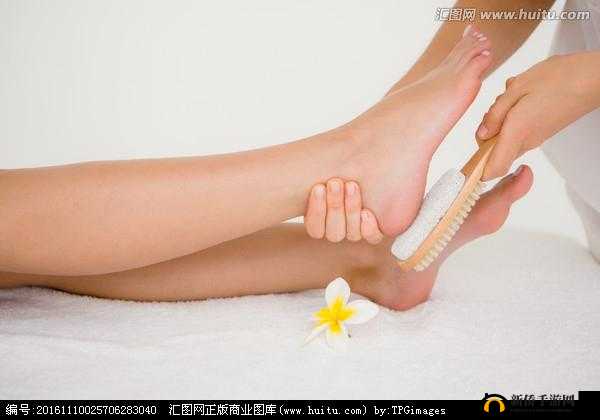 用刷子刷学生脚心，是否合适？