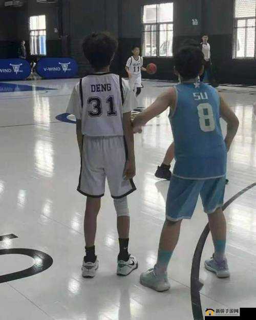 给打篮球的同学当狗儿子重修：这是为何