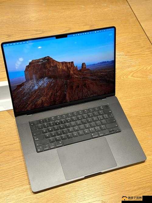 18 岁 MacBook Pro 高清功能强大助力学习工作