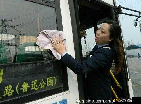 第一章公交车售票员用b检票：背后的故事