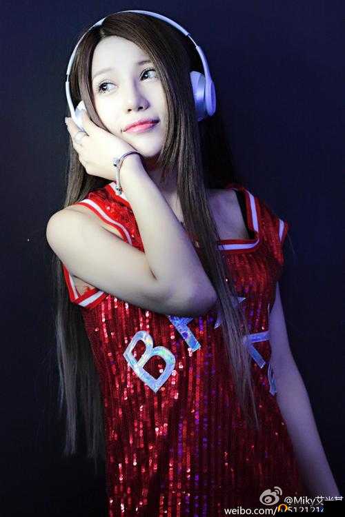 亚洲一卡一卡二新区迎热烈讨论：引发众人关注