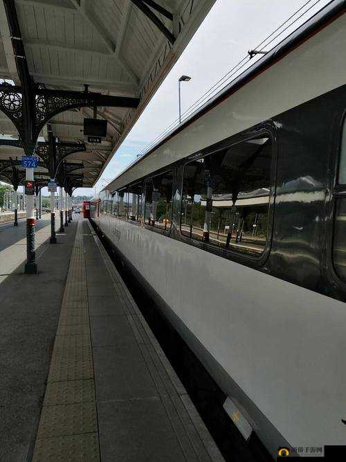 全彩列车到站之前无法停下来：一场无法避免的灾难