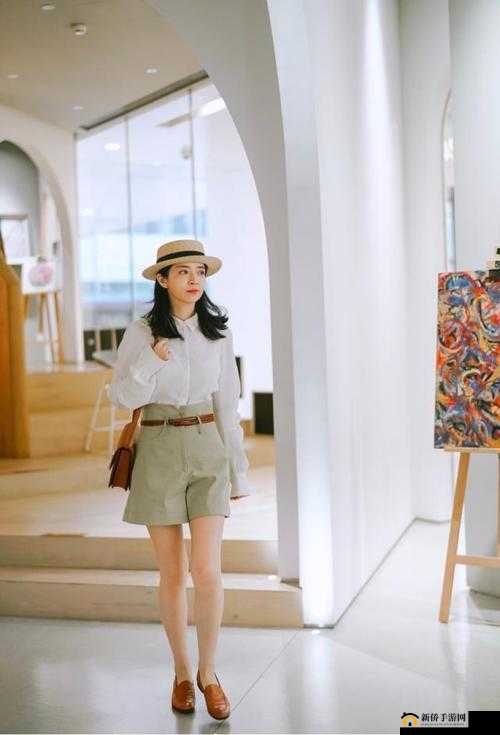 锦绣奇缘风尚：简约优雅服饰搭配指南，时尚女装轻松穿搭秘籍