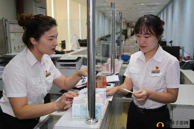 小镇售票员按尺寸检票规范执行