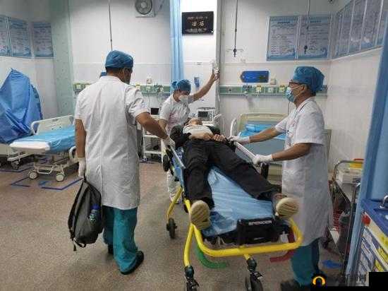 精液泄露，男子被送医救治