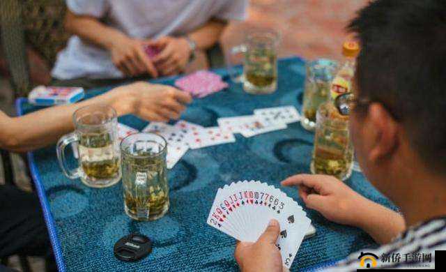 打扑克很疼但是很长：一段令人难忘的视频