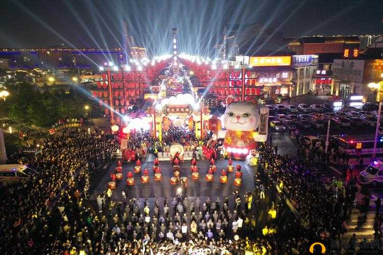 百姓阁不夜城综合入口：畅享城市夜生活