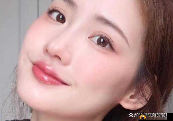 3CE 九色眼影人间水蜜桃：打造迷人妆容