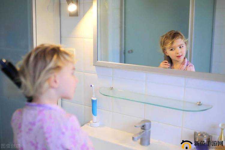 宝宝看镜子里我们的结合奇妙瞬间