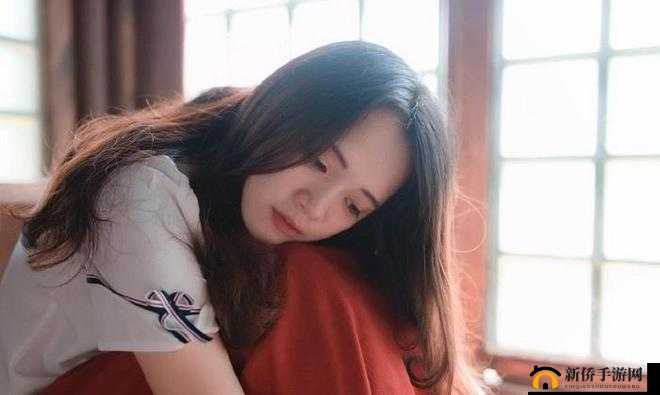 女朋友闷骚吸引他人惹人注目