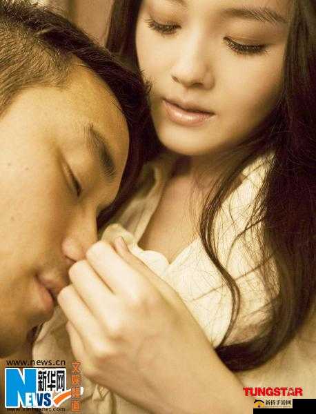 少爷抽插胯下秘书深喉：激情演绎职场秘事