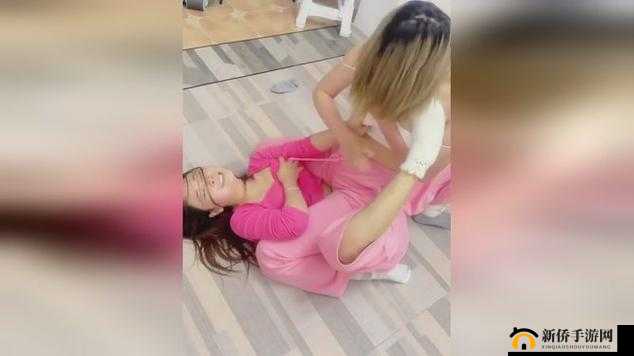 手撕衣服的视频：精彩瞬间呈现