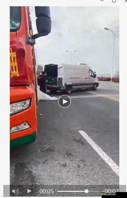 大型大巴车最后一排：人性的黑暗面