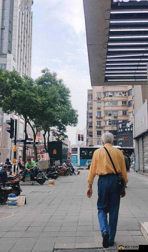 7777 女厕盗摄久久久：公共场所的偷拍乱象