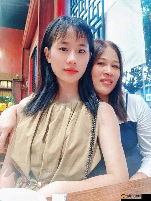 披风少年爱老妈假期回湖南家畅享温馨亲情时光