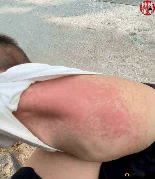 小孩子误将钢筋喂给妈妈令人揪心的一幕