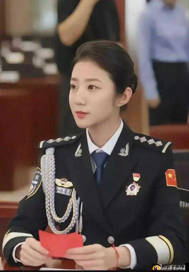 张警官撞玻璃高清视频大全百度云：震撼现场完整收录