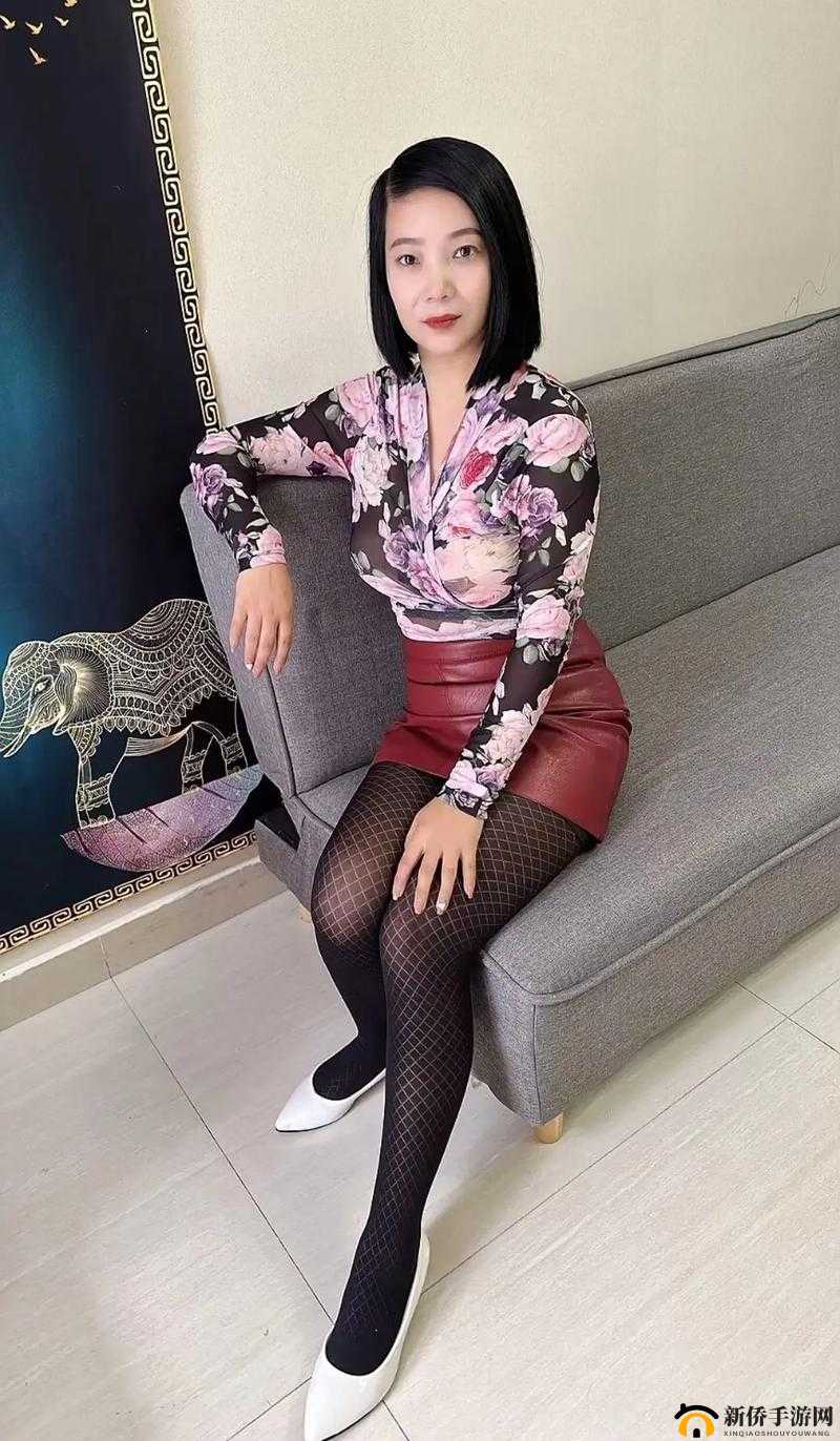 FREEZEFRAME丰满少妇：展现独特魅力与风情的迷人存在