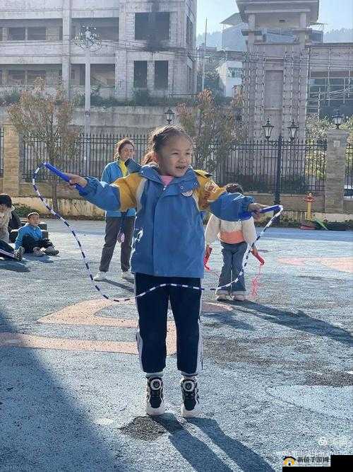 带小玩具跑步的感受是什么：对运动与童趣融合的体验探讨