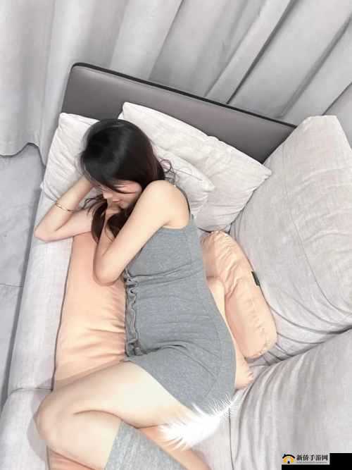 如何夹枕头巧妙变成令人惊叹的枕头喷泉技巧分享
