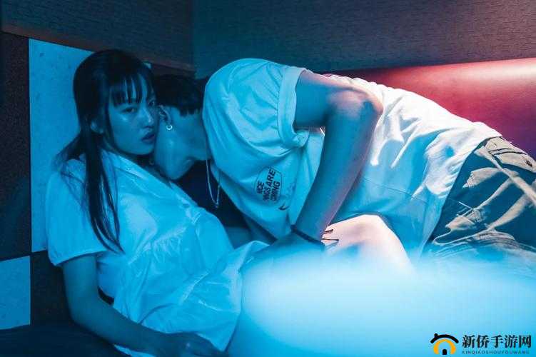 半夜打扑克又叫又疼：是情趣还是伤害？