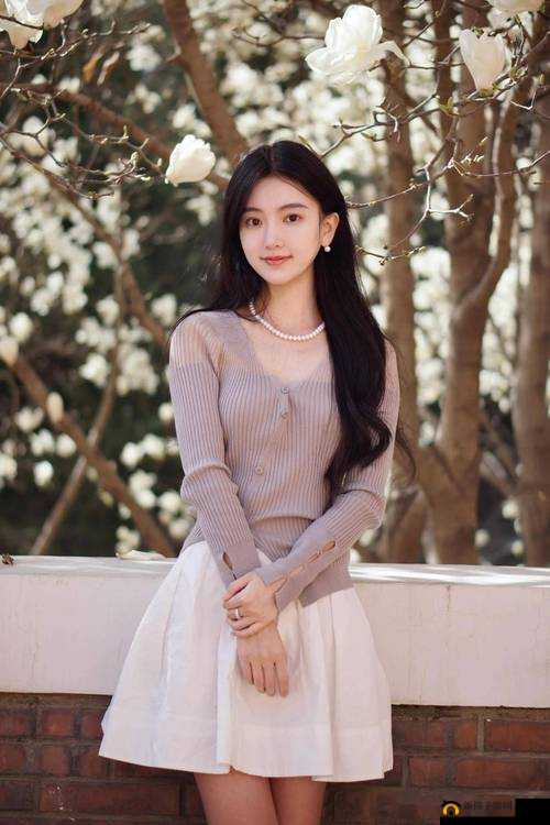 校花：清纯容颜和火辣身材的完美结合，一夜让我爽翻天