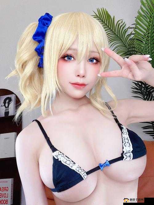 CSGO 暴躁妹妹与 LOGO 对比：电竞少女的反差魅力