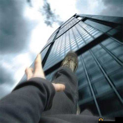 他的腰身缓慢的下沉神秘序幕：背后隐藏的惊天秘密