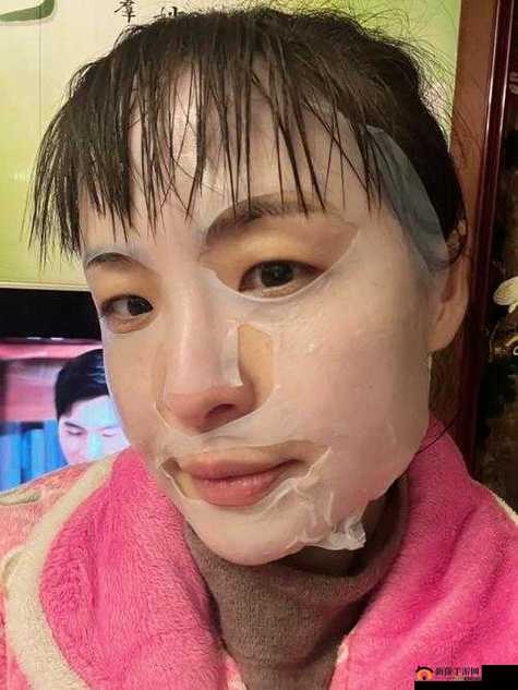 一面膜胸口一面膜下从嘴到胸：探索面膜敷贴的独特方式与效果