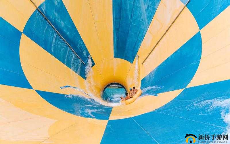 水上乐园，夏日里尽享清凉，狂欢一夏的梦幻游乐之地